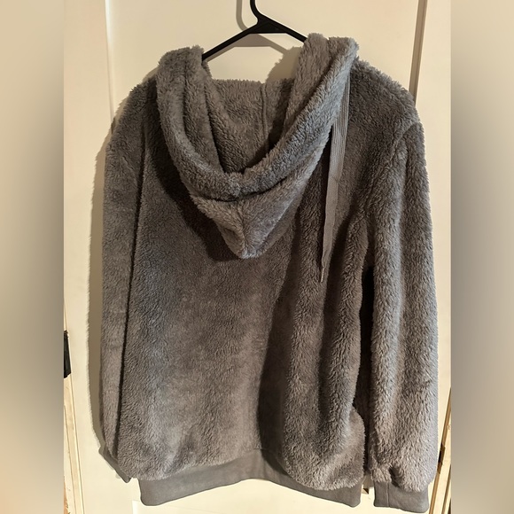 Super soft plush hoodie with pockets Sz M - Picture 4 of 4